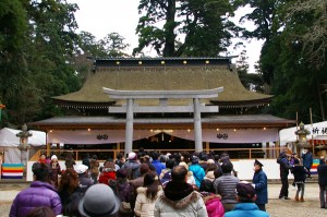 朱塗りの楼門（ろうもん）